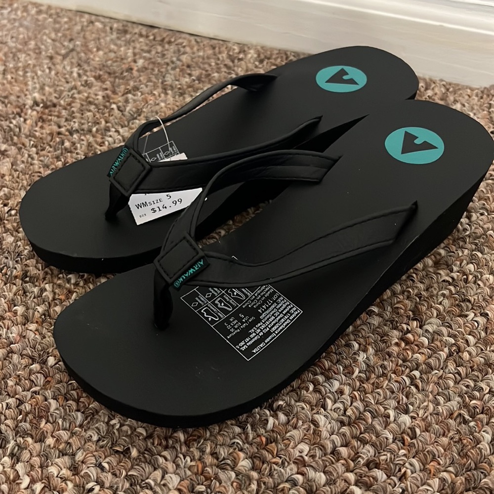 New! Airwalk Women Sandal Wedge Size 5 Wide